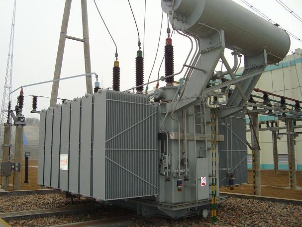 變壓器與變電站:電力世界的“魔法樞紐” 變壓器與變電站:電力世界的“魔法樞紐”